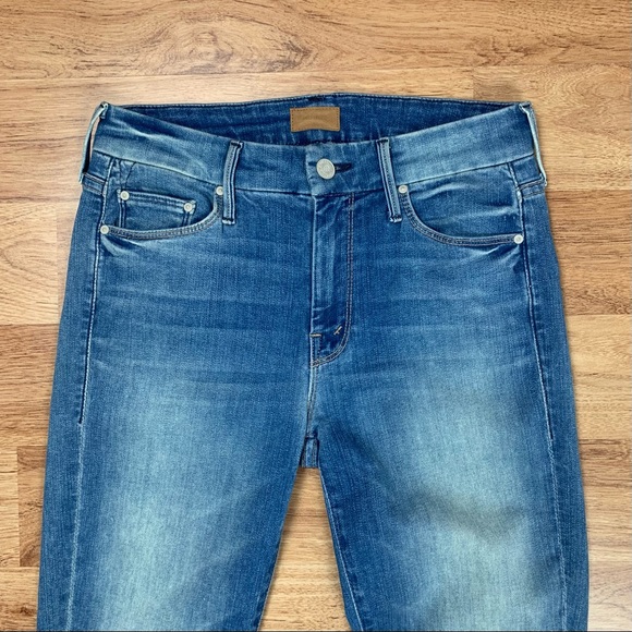 MOTHER The Looker Ankle Fray Jeans in Bird of Paradise Wash - Picture 3 of 13